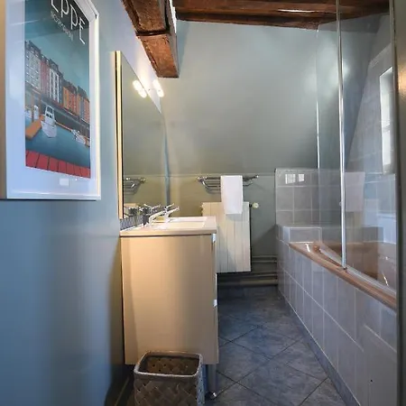 Les Falaises De L'estran *