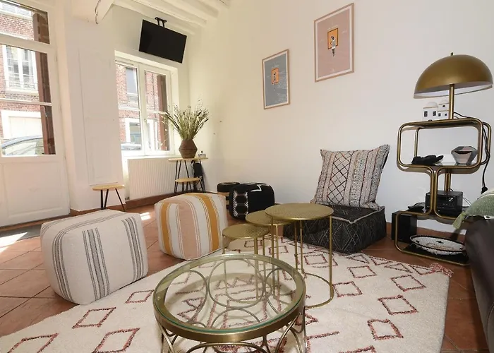 Les Falaises De L'estran *