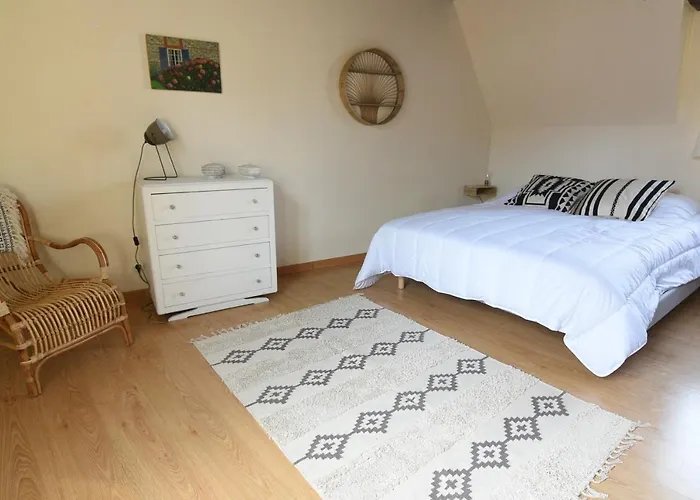 Les Falaises De L'estran *