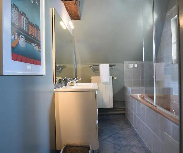 Les Falaises De L'estran *